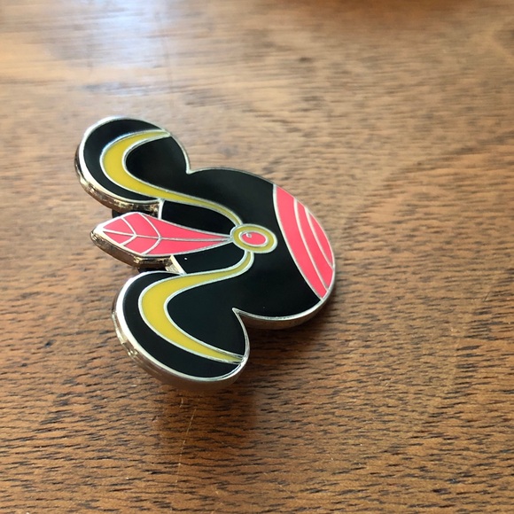 Authentic Disney pin. Each pin $8 or 4 pins for $25, additional pins $5 each. - Picture 4 of 6